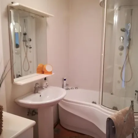 Zora Centener Apartman *